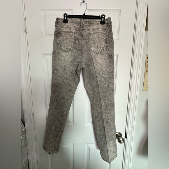 One 5 One Gray Snakeskin Print Slim Leg Jeans - Women's Size 12 - Picture 2 of 13